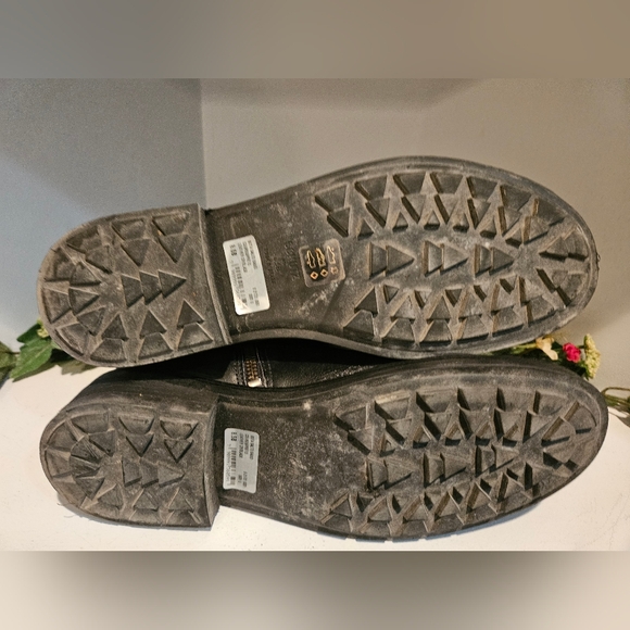 Luizia Graxo Schutz leather studded strap bootie - Picture 4 of 4